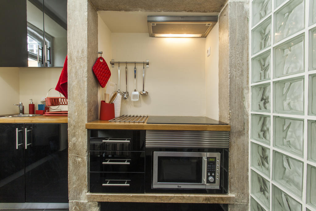 Remodeled Historic Apartment In Bairro Alto Lisboa Quarto foto