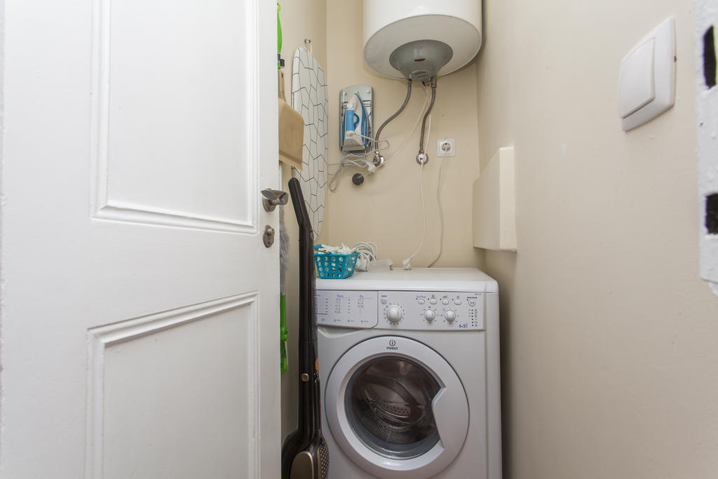 Remodeled Historic Apartment In Bairro Alto Lisboa Quarto foto