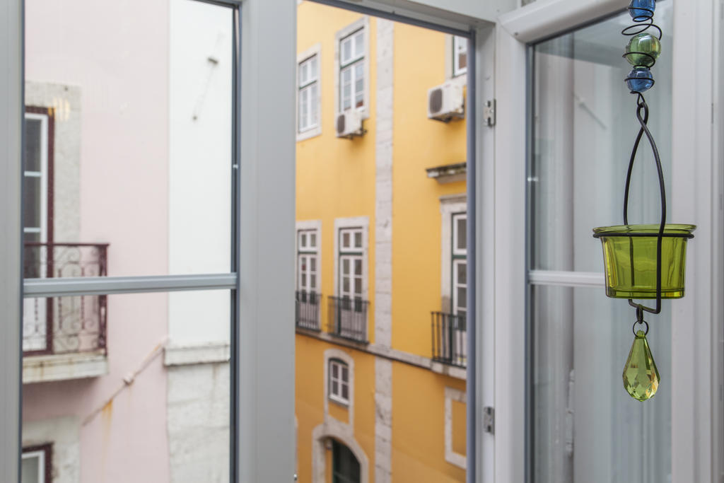 Remodeled Historic Apartment In Bairro Alto Lisboa Quarto foto